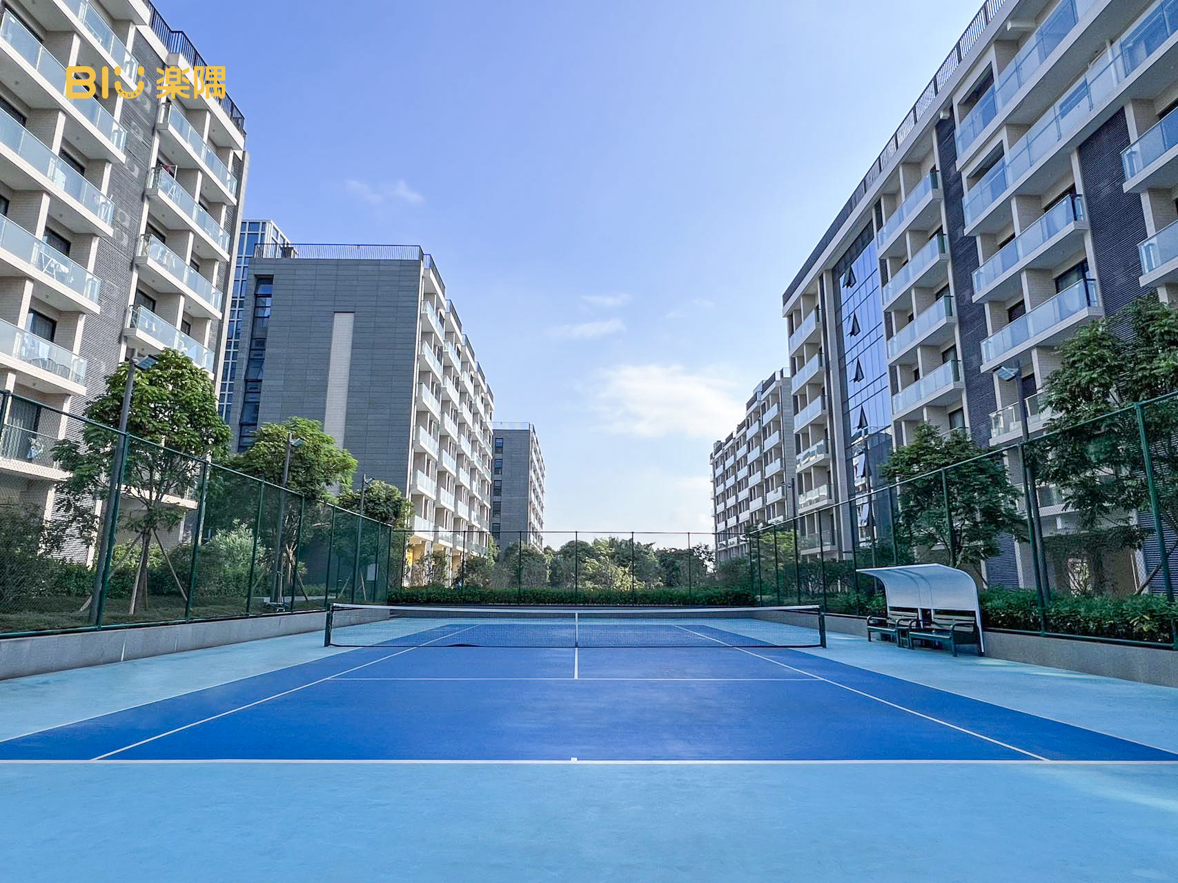 BiuHouse楽隅大学城项目网球场位于广东省广州市番禺区大学城外环西路7号,可在网球地图查看广州市网球场订场方式。提供室外场、硬地场等场地。场馆设施包括洗手间、饮料售卖、沐浴间、停车方便。参考起价60元/小时起。