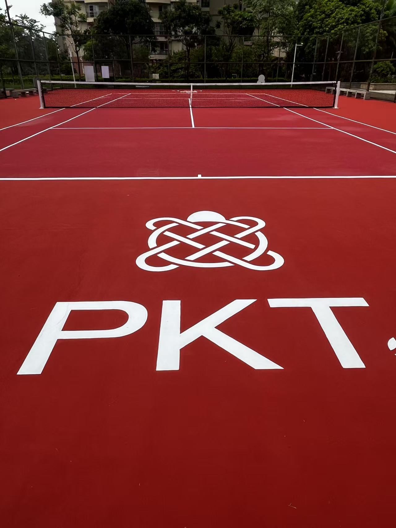 PKT网球(景城花园空中花园)位于广东省深圳市宝安区新桥社区景城花园空中花园网球场(足球场上面)，可在网球地图查看深圳市网球场订场方式。提供硬地场、室外场等场地。参考起价80元/小时起。
