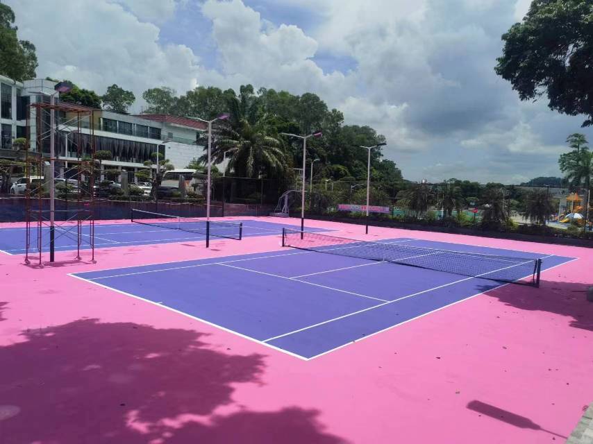 增城区广州增城百花山庄度假村(桃花路西)位于广东省广州市增城区桃花路，可在网球地图查看广州市网球场订场方式。提供室外场、硬地场等场地。场馆设施包括洗手间、沐浴间。参考起价50元/小时起。