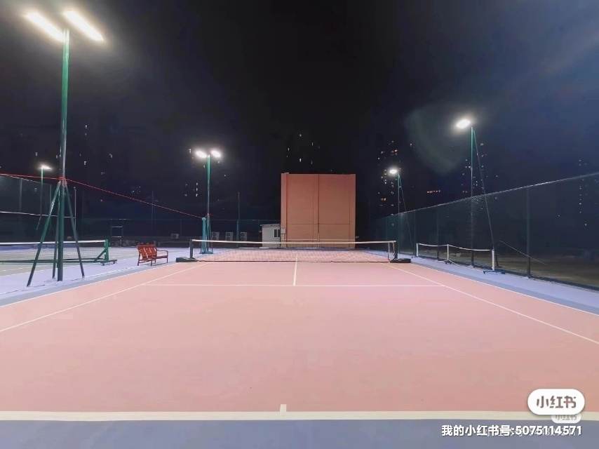 广州网动网球俱乐部(南箕校区)网球场照片3。广州网动网球俱乐部(南箕校区)位于广东省广州市海珠区石岗路南箕工业园南箕东街71号1楼，可在网球地图查看广州市网球场订场方式。提供室外场、硬地场等场地。场馆设施包括可租拍、可租球、停车方便、饮料售卖、洗手…