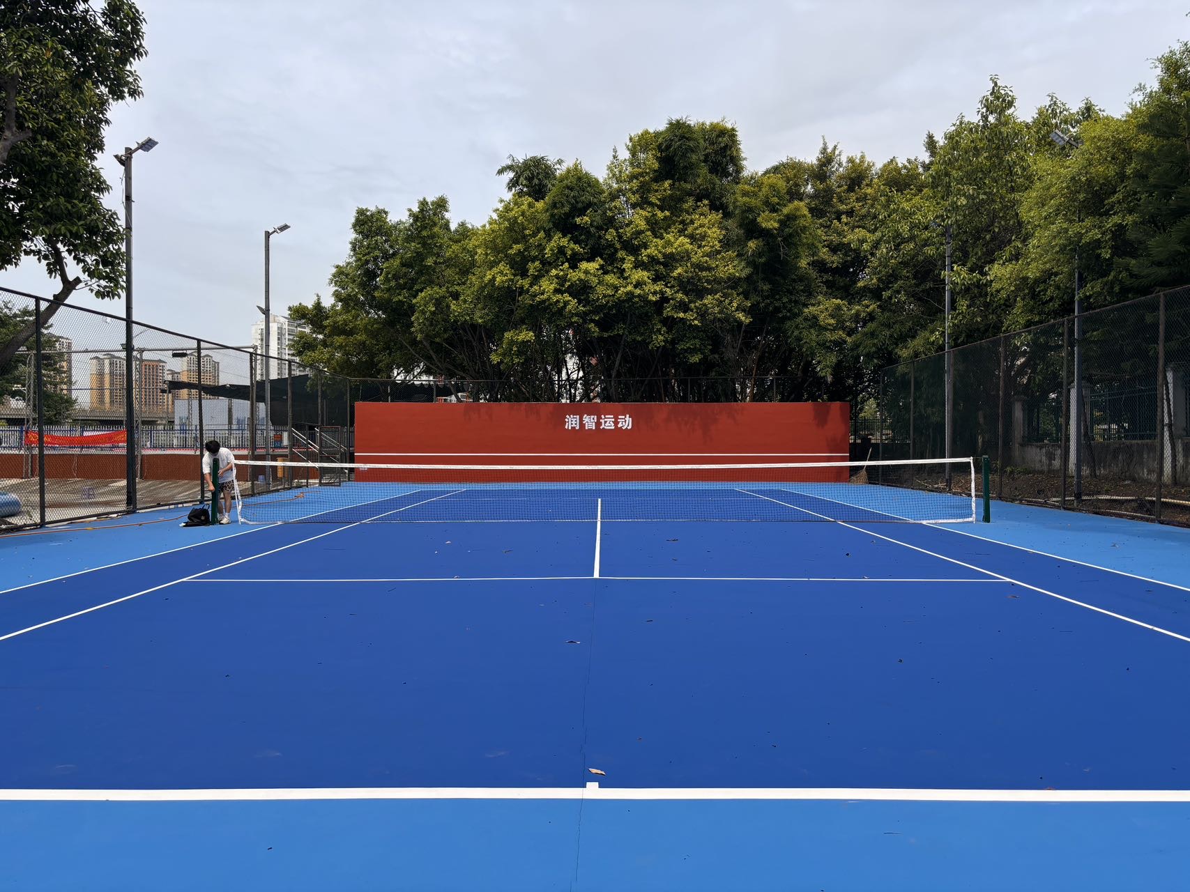 来宾国际大酒店位于广西壮族自治区来宾市兴宾区维林大道68号(近来宾一中,来宾站),可在网球地图查看来宾市网球场订场方式。提供室外场、硬地场等场地。参考起价60元/小时起。